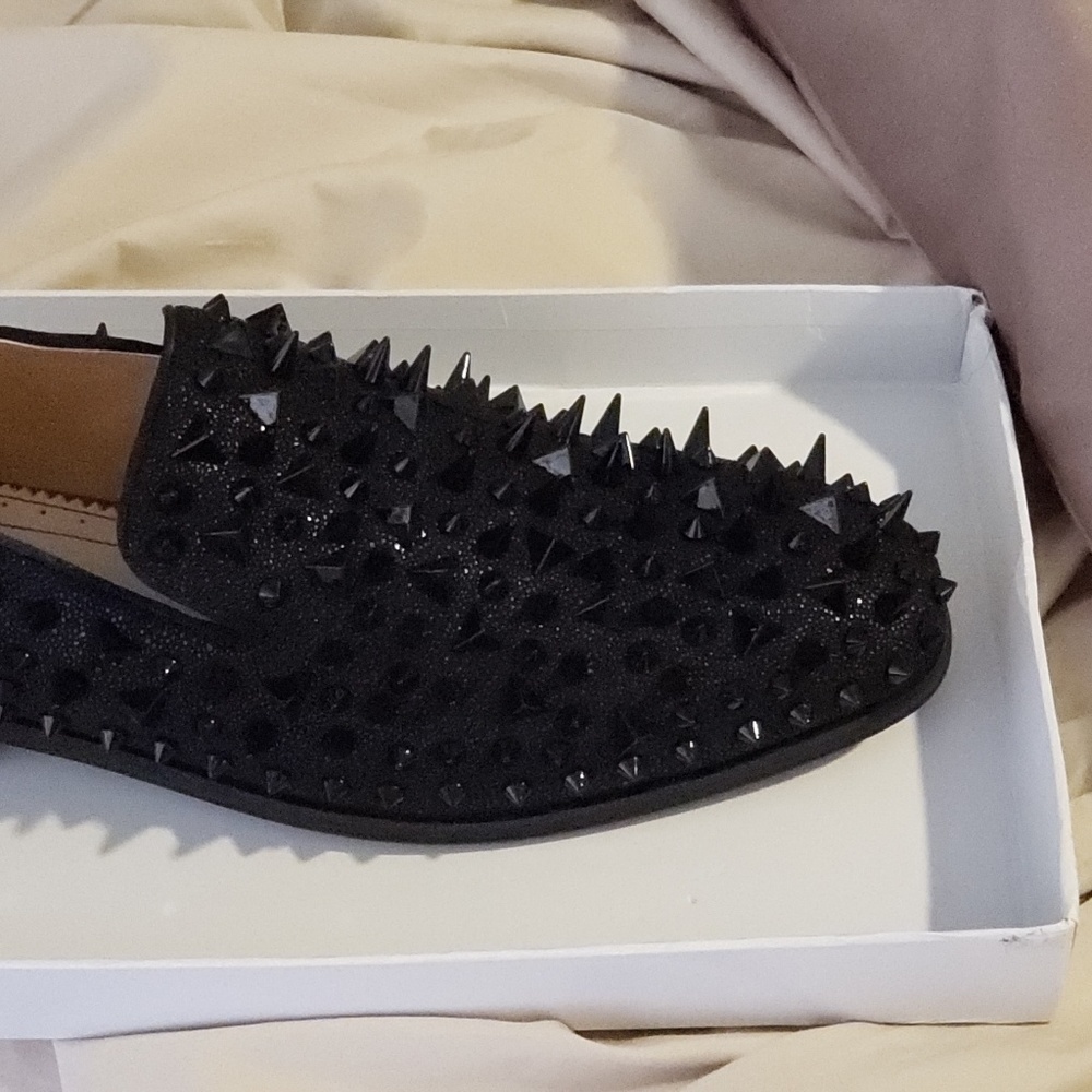Mens spiked shoes